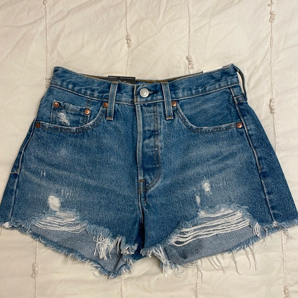 Levi’s Women’s 501 Shorts - 25